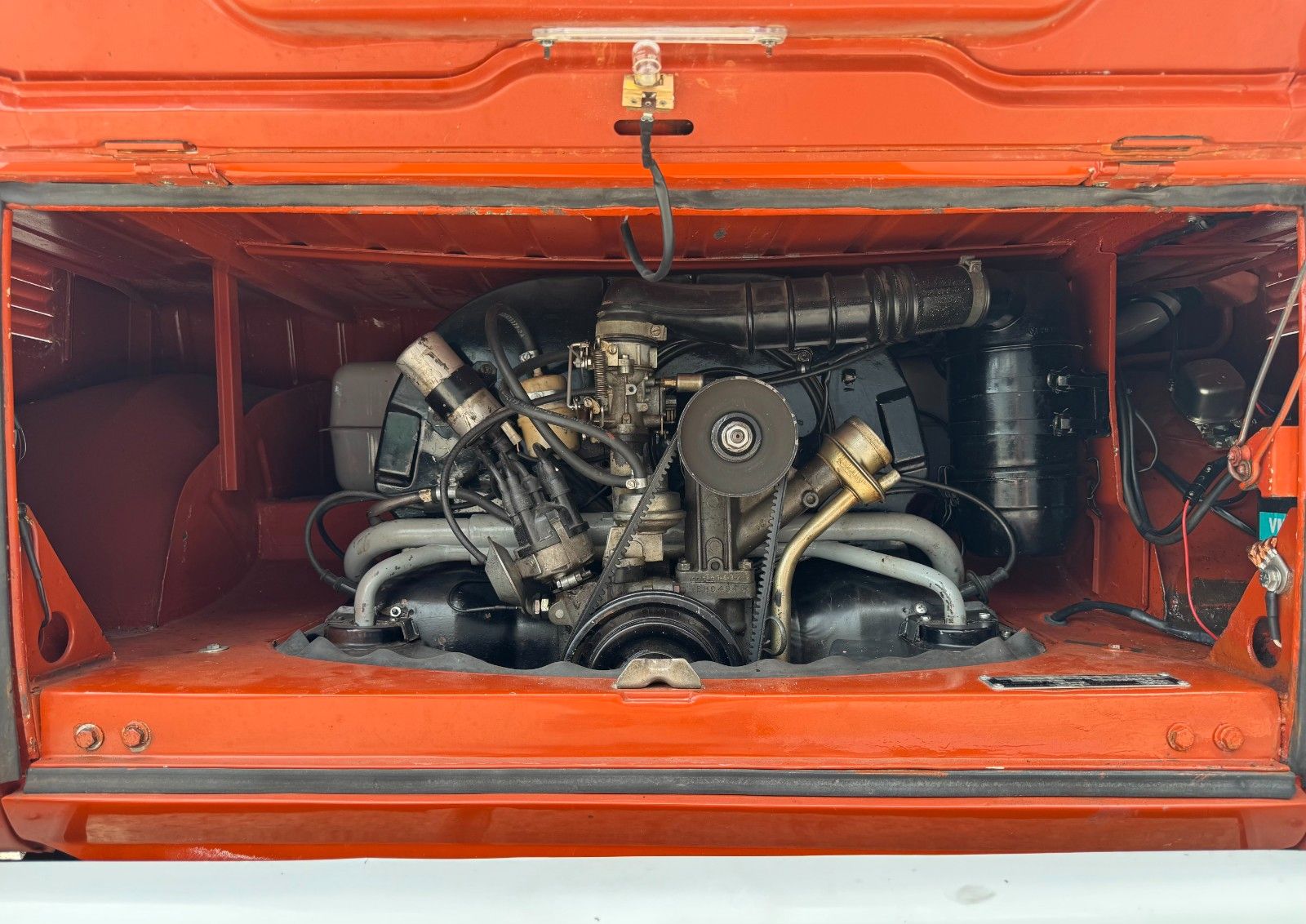 Fahrzeugabbildung Volkswagen T1 Samba 9-Sitzer Faltdach mit Panoramafenstern