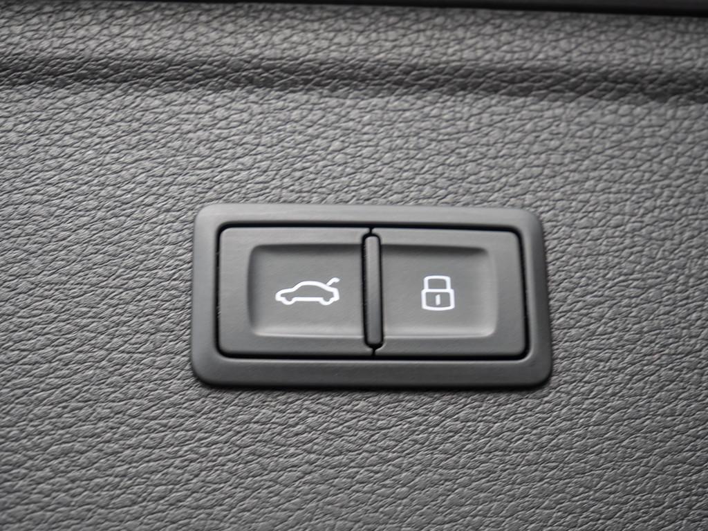 Audi Q5 50 TFSI e quattro MATRIX PANO AHK B&O 360°