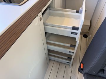 Westfalia Columbus 600 E 140 PS SOLAR LED Markise ACC
