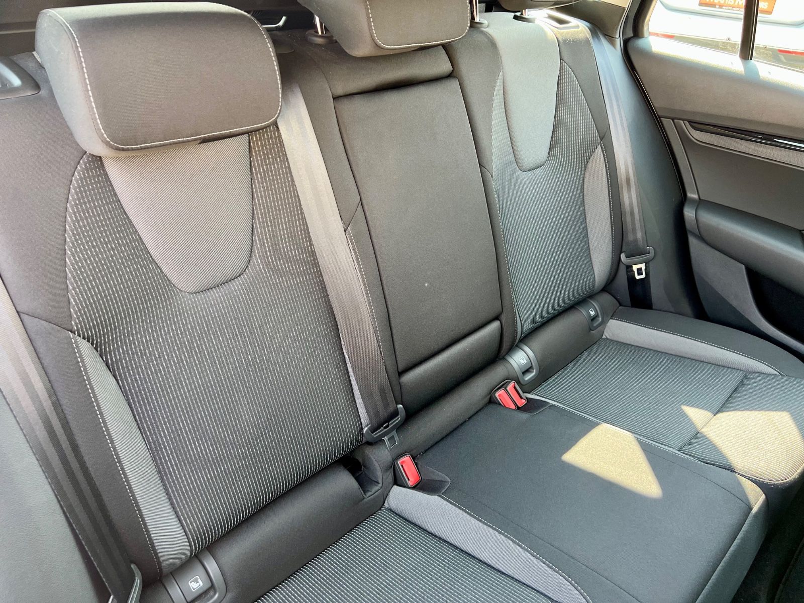 SKODA Octavia Combi Ambition AHK AAC SHZ NAVI CARPLAY