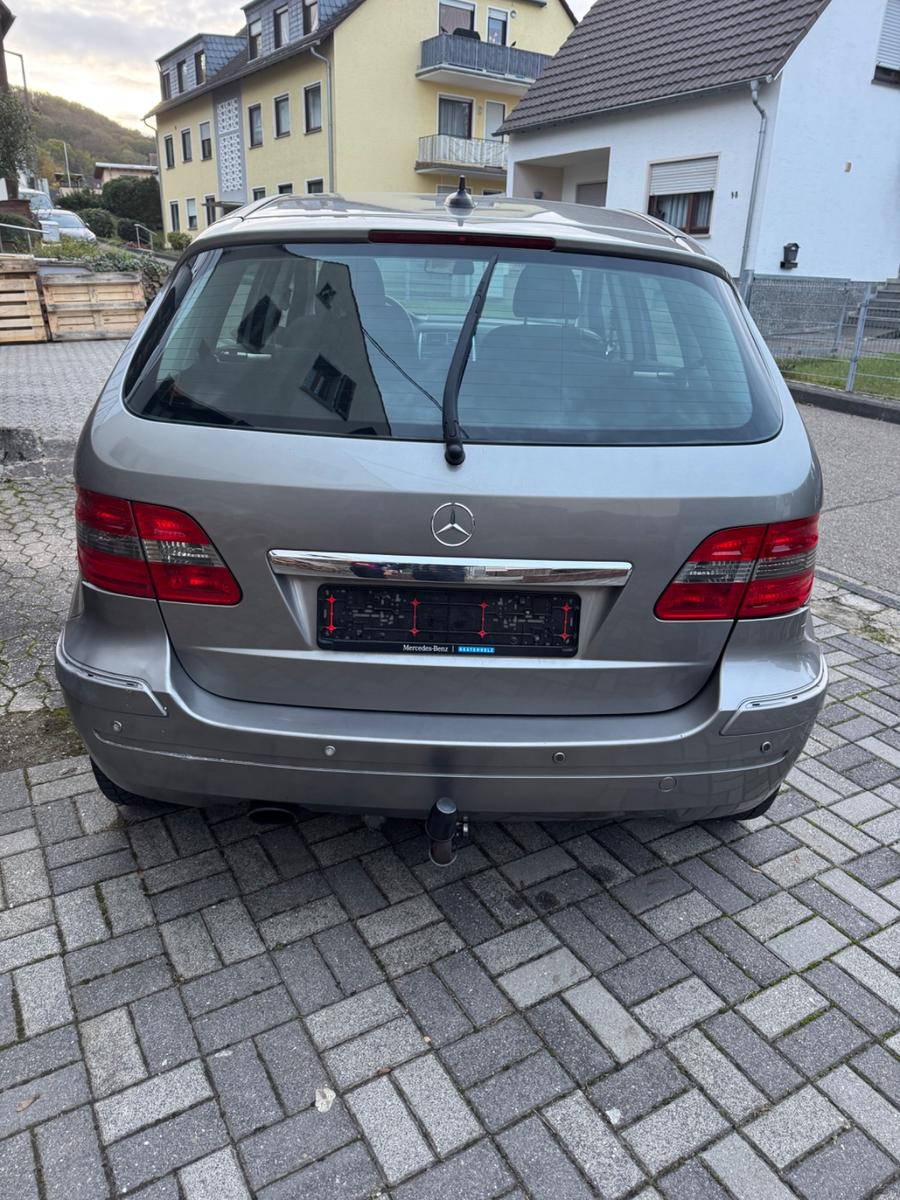Mercedes-Benz B170 2006 — engine 1.699 cm³, 116 HP (85kW)