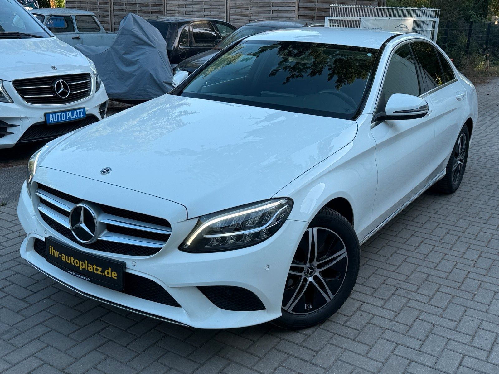 MERCEDES-BENZ C 180 Lim. Avantgarde LED | Navi | Kamera