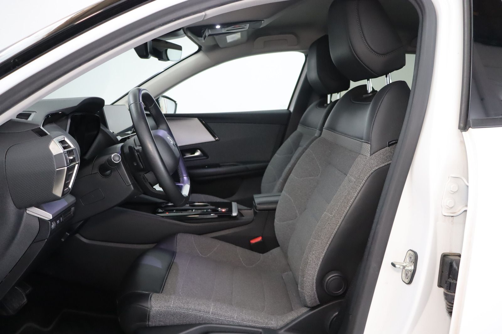 Fahrzeugabbildung Citroën C5 X Feel * LED * Navi * Keyless