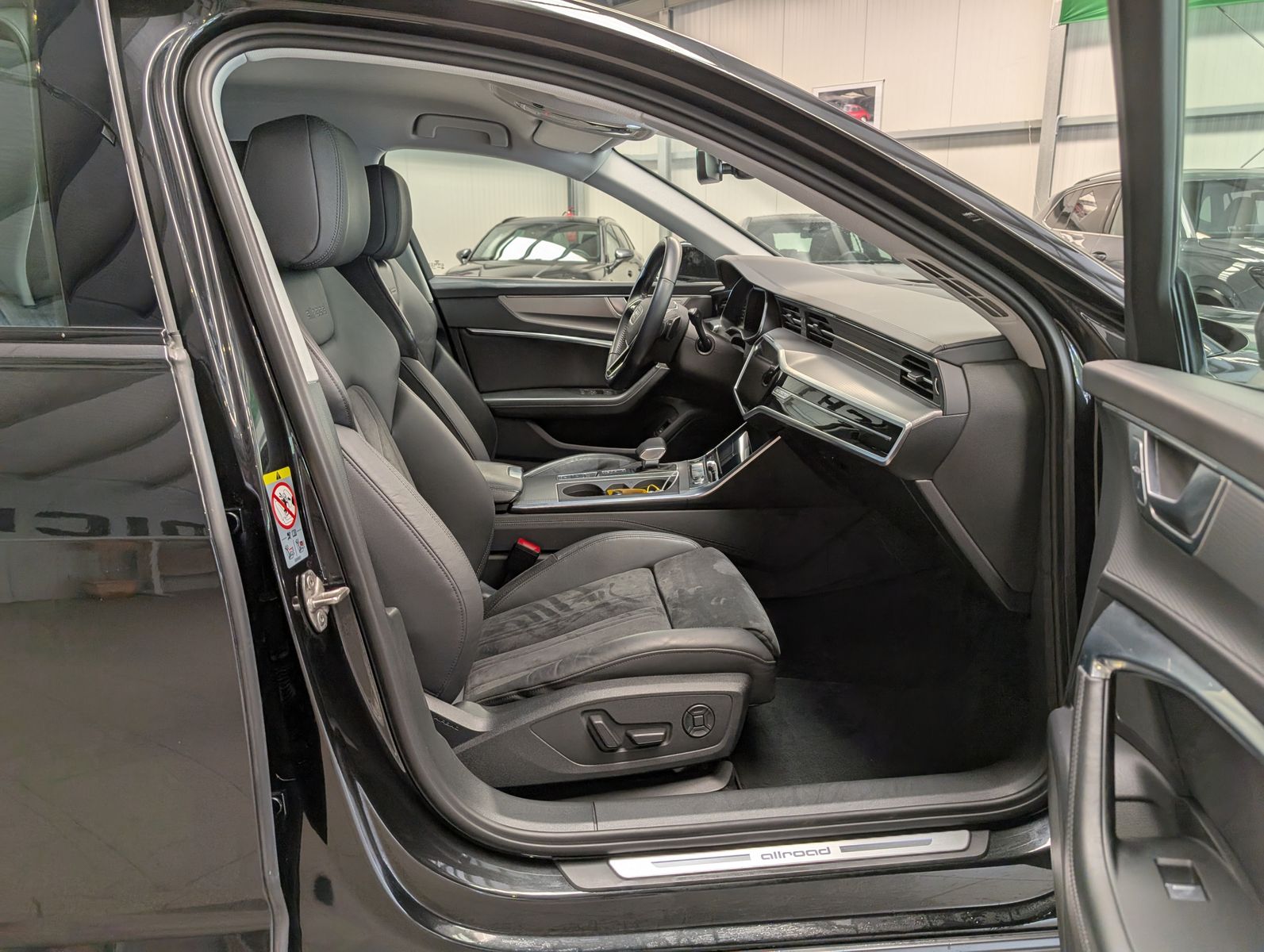 Fahrzeugabbildung Audi A6 Allroad 45 TDI Matrix HUD ACC AHK Luft 360°