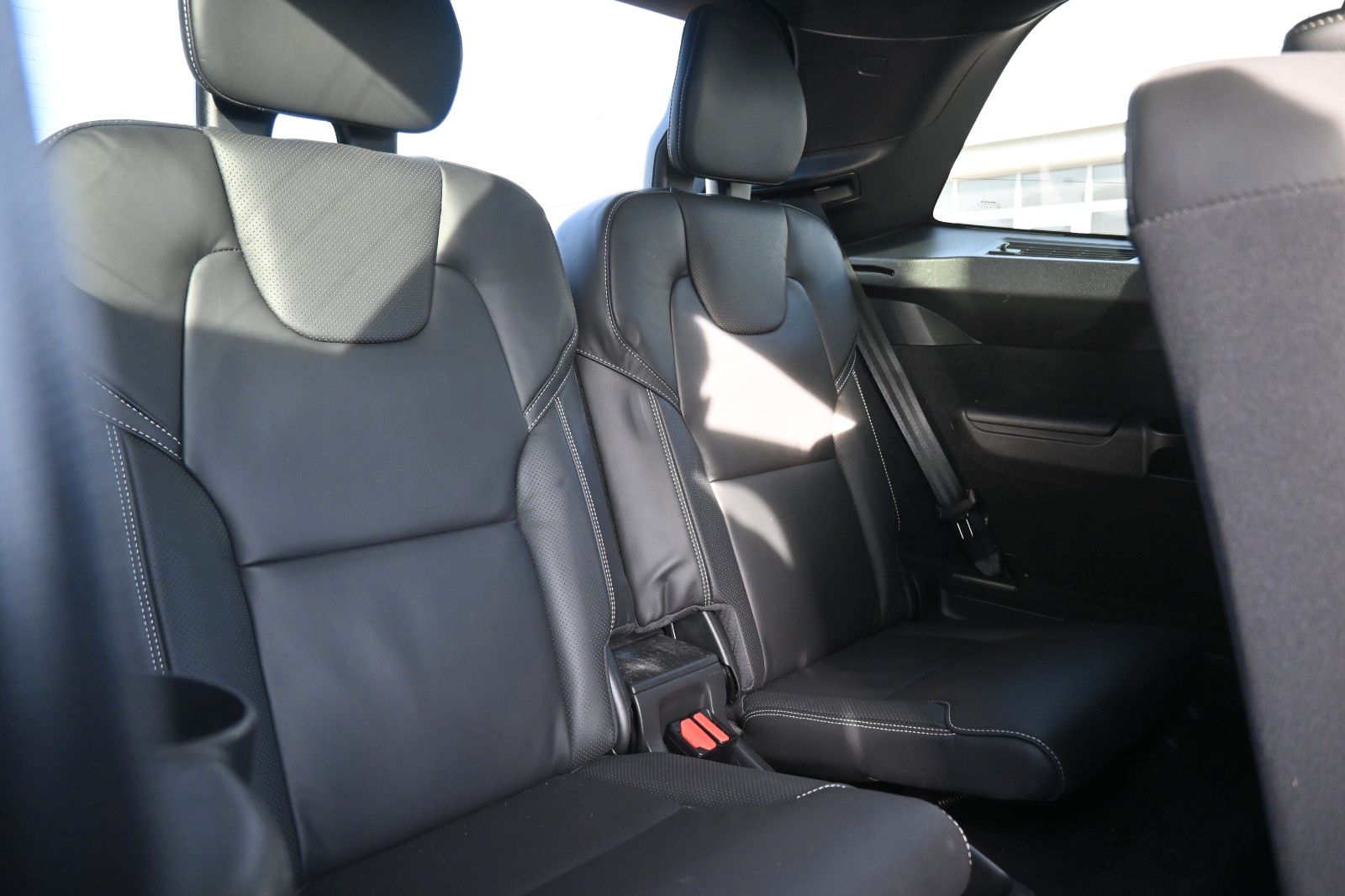 Fahrzeugabbildung Volvo XC90 Ultimate Dark Recharge Plug-In Hybrid AWD
