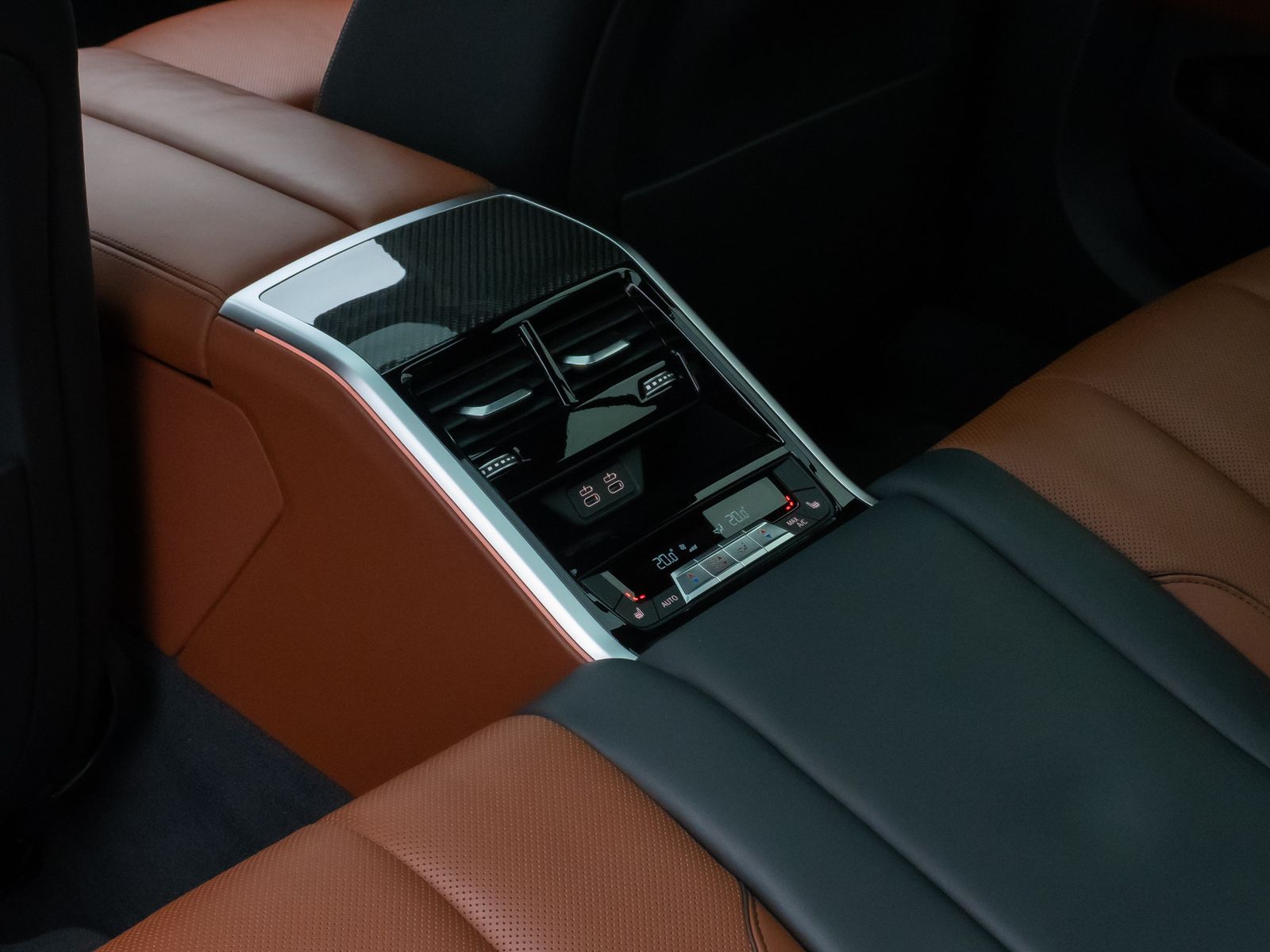 Fahrzeugabbildung BMW M850i xD Gran Coupé Panorama 360°HUD H/K SoftCL