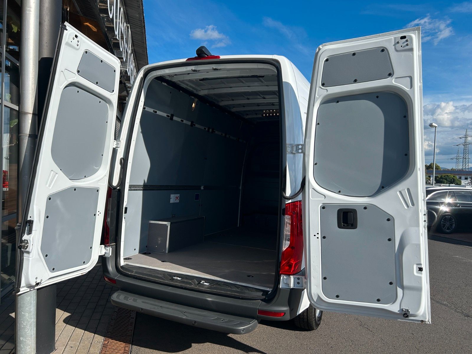 Fahrzeugabbildung Mercedes-Benz Sprinter 317 CDI 9G 3665 Klima 360Kamera Schwing