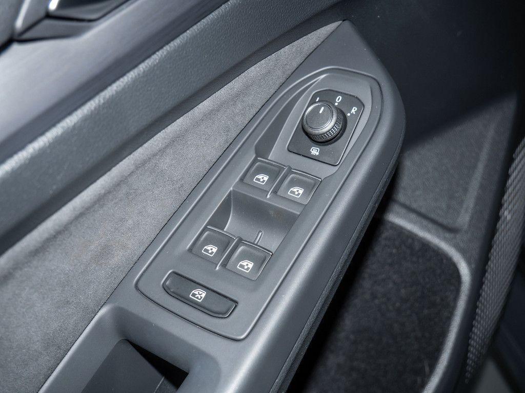 Volkswagen Golf VIII 2.0 TSI Style APP ACC Sitzhzg LED, миниатюра 17