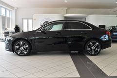 MERCEDES-BENZ A 220 d 4Matic Lim.~Teilleder~LED~Navi~Automatik
