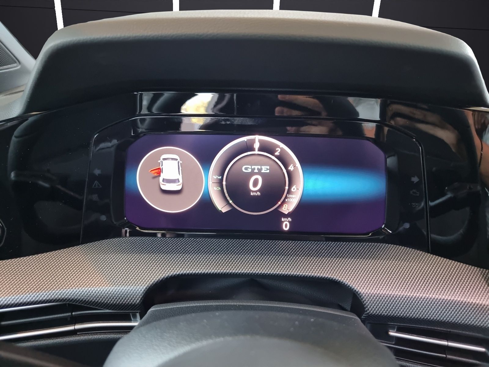 Fahrzeugabbildung Volkswagen Golf VIII GTE Matrix HUD AHK 360° DCC ACC Keyles