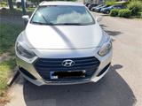 Hyundai i40 1.7 CRDi 85kW blue Premium Premium - Hyundai i40 Premium mit Diesel-Antrieb