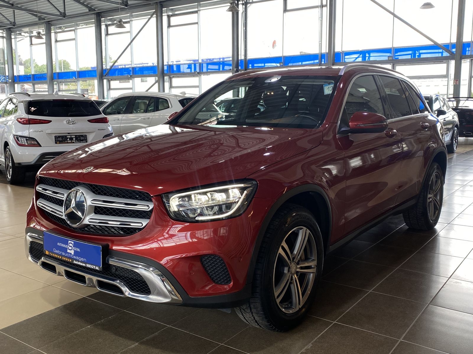 Mercedes-Benz GLC 300 e*4Matic*SHZ*LED*AHK*PDC*R.Cam*Tempomat* imagem 3