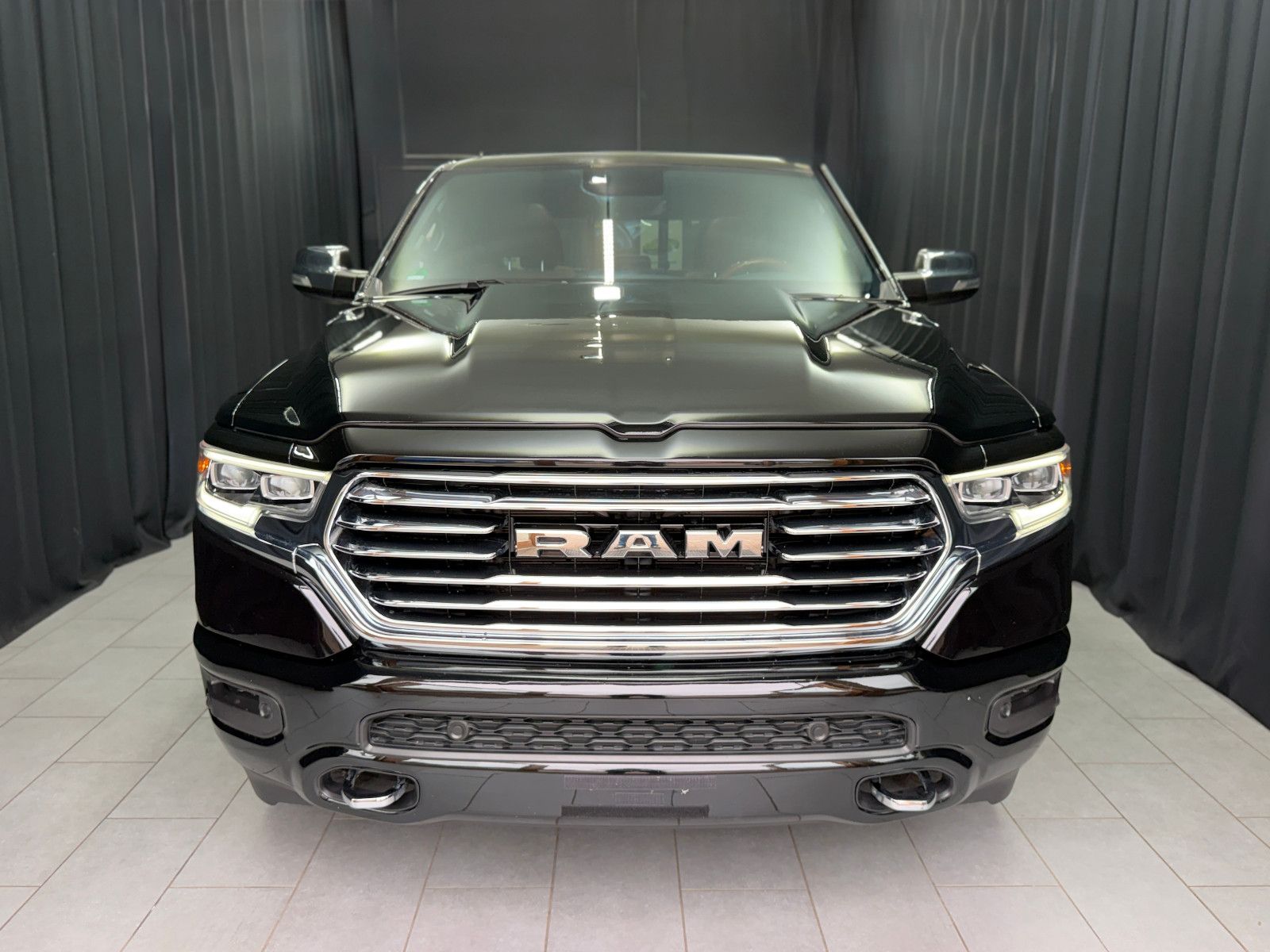 Fahrzeugabbildung Dodge RAM 1500 5.7 HEMI 4x4 Longhorn|AHK|NAVI|PANO
