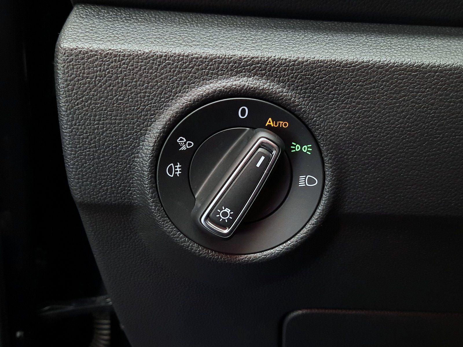 Fahrzeugabbildung Volkswagen T-Roc Cabriolet Style TSI DSG *Navi*Cam*LED*PDC*