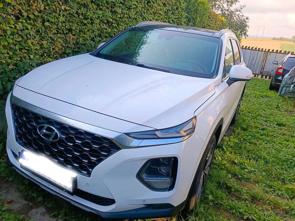 Image of Hyundai SANTA FE