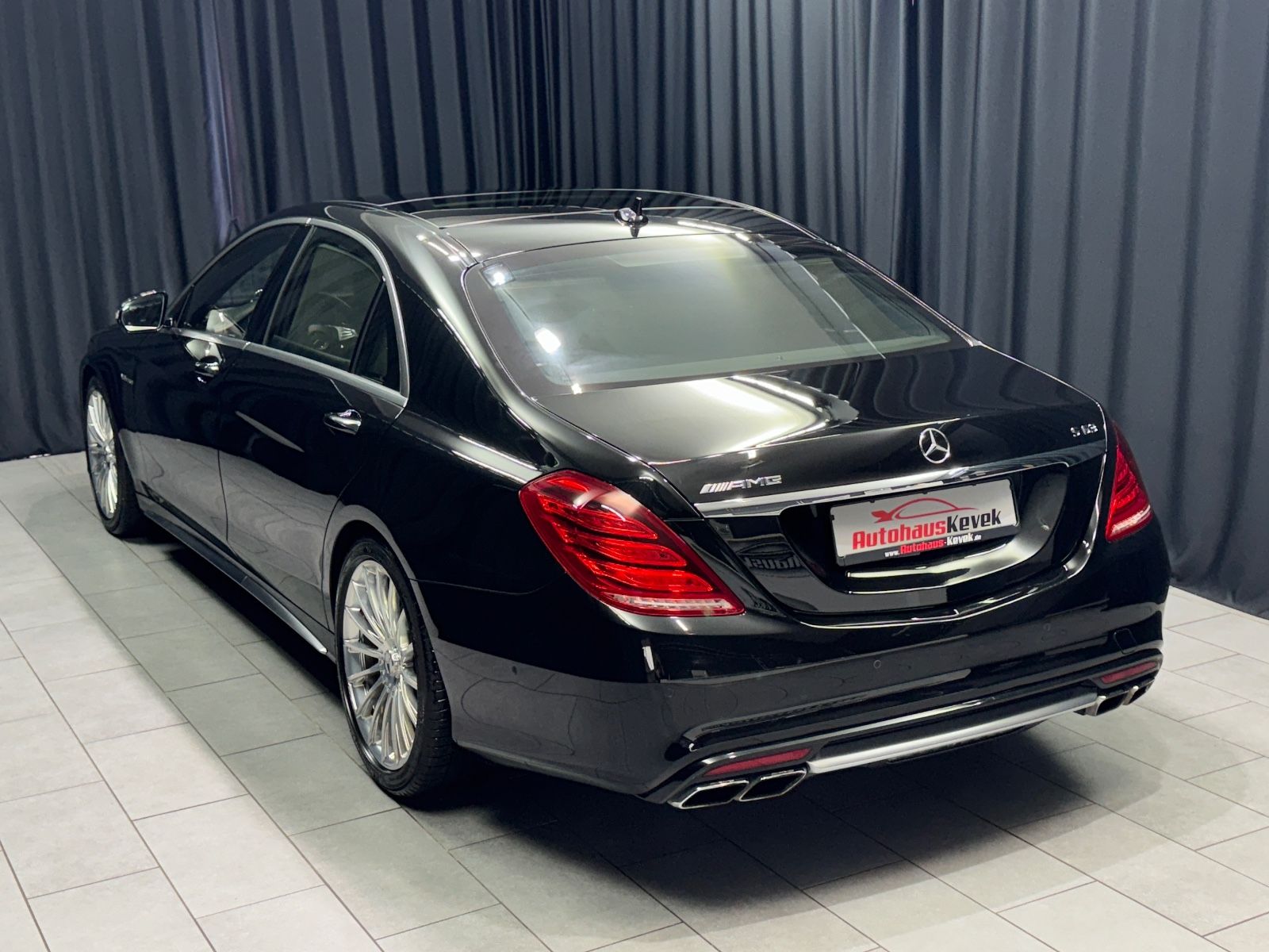 Fahrzeugabbildung Mercedes-Benz S 63 AMG 4Matic L|AMG DRIVERS|LANG|TV|VOLL