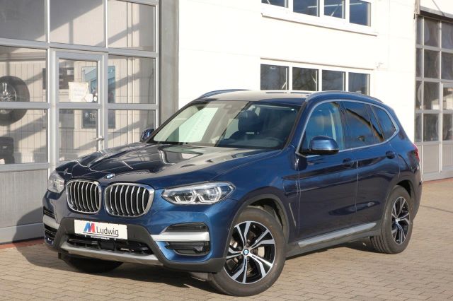 BMW X3 xDrive30e xLine AT