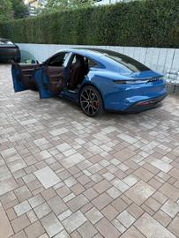 صورة 5 لـ 2023 Porsche TAYCAN