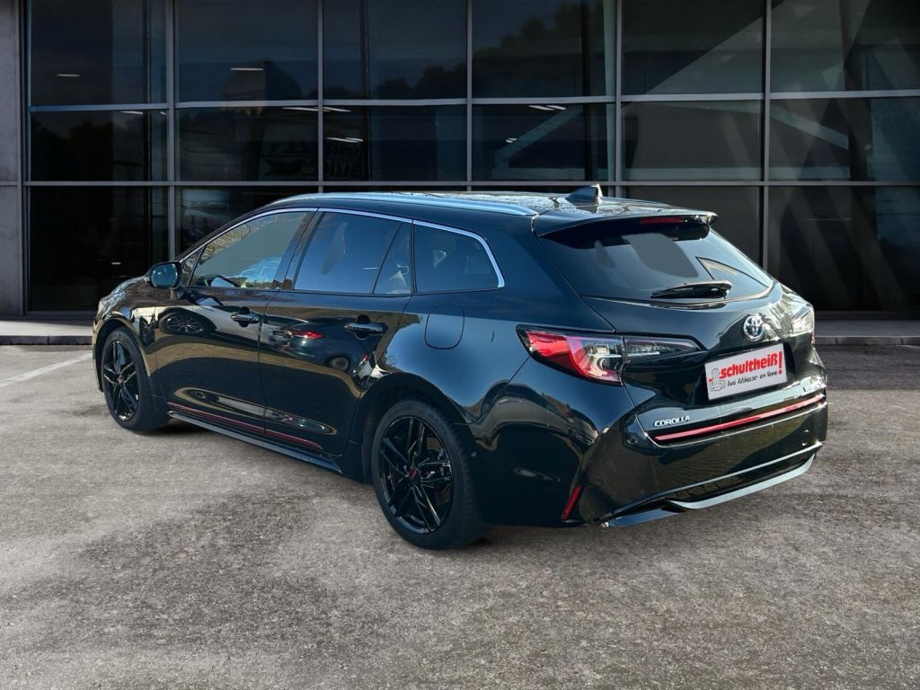 Fahrzeugabbildung Toyota Corolla 2.0 Hybrid Touring Sports Lounge