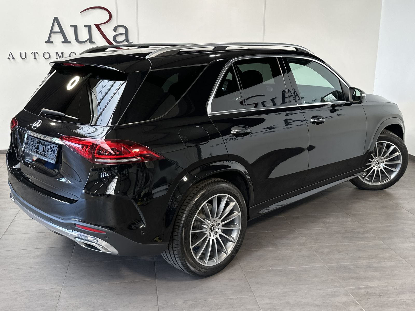 Fahrzeugabbildung Mercedes-Benz GLE 350d 4Matic AMG-Line NAV+LED+AHK+PANO+DISTRO