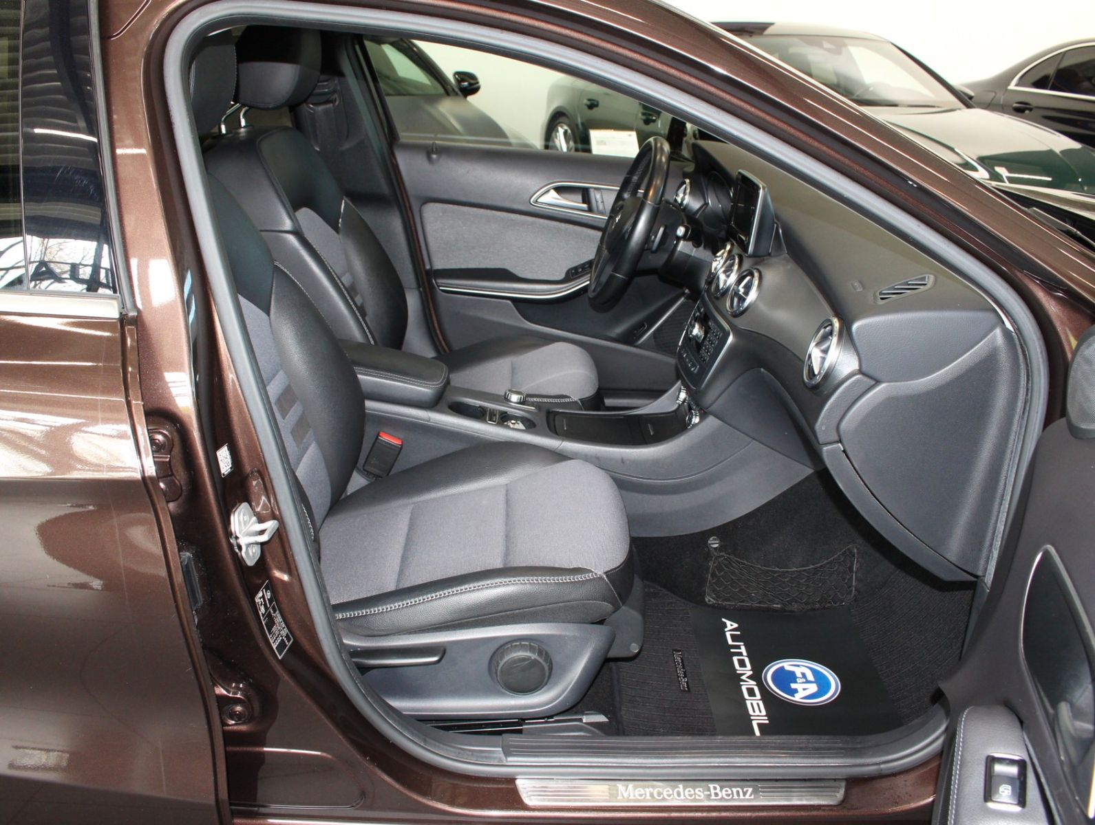 Fahrzeugabbildung Mercedes-Benz GLA 200 CDI Style*Navi*Kamera