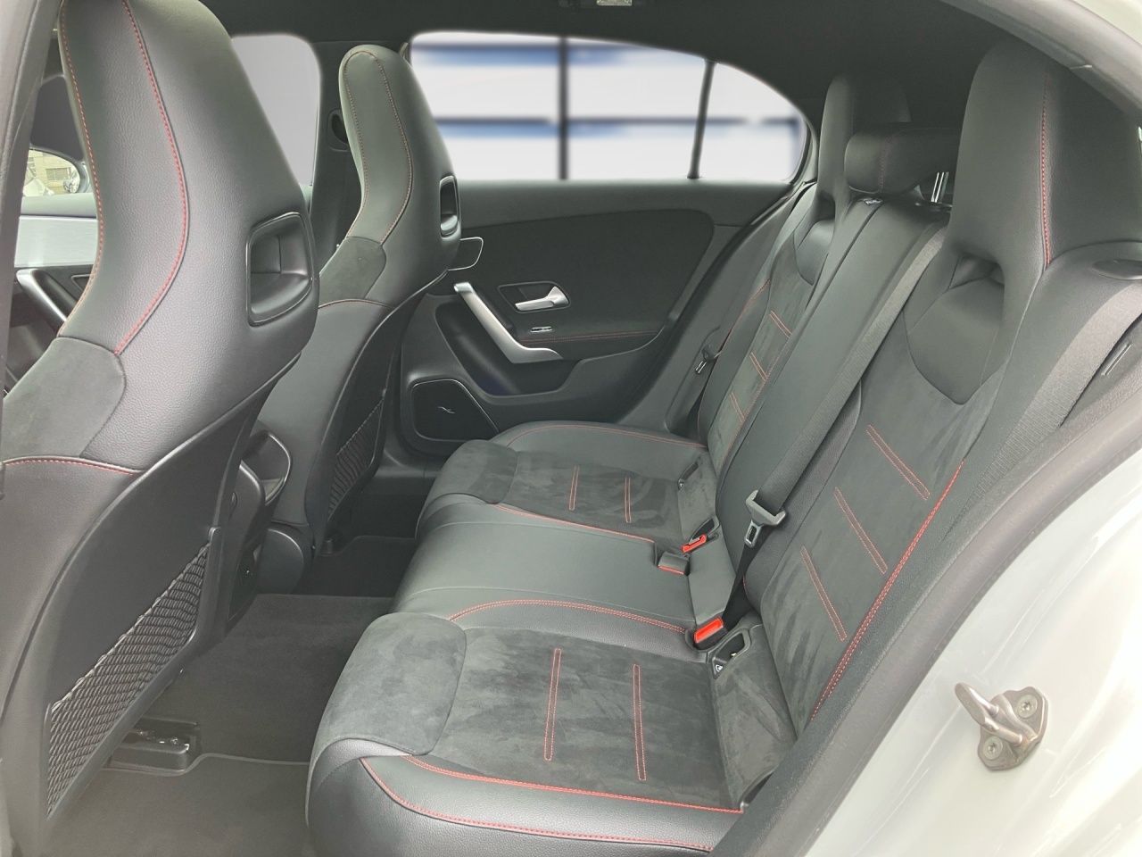 Fahrzeugabbildung Mercedes-Benz A 250 e AMG+NIGHT+PANO+AHK+BURM+MEMORY+CARPL+