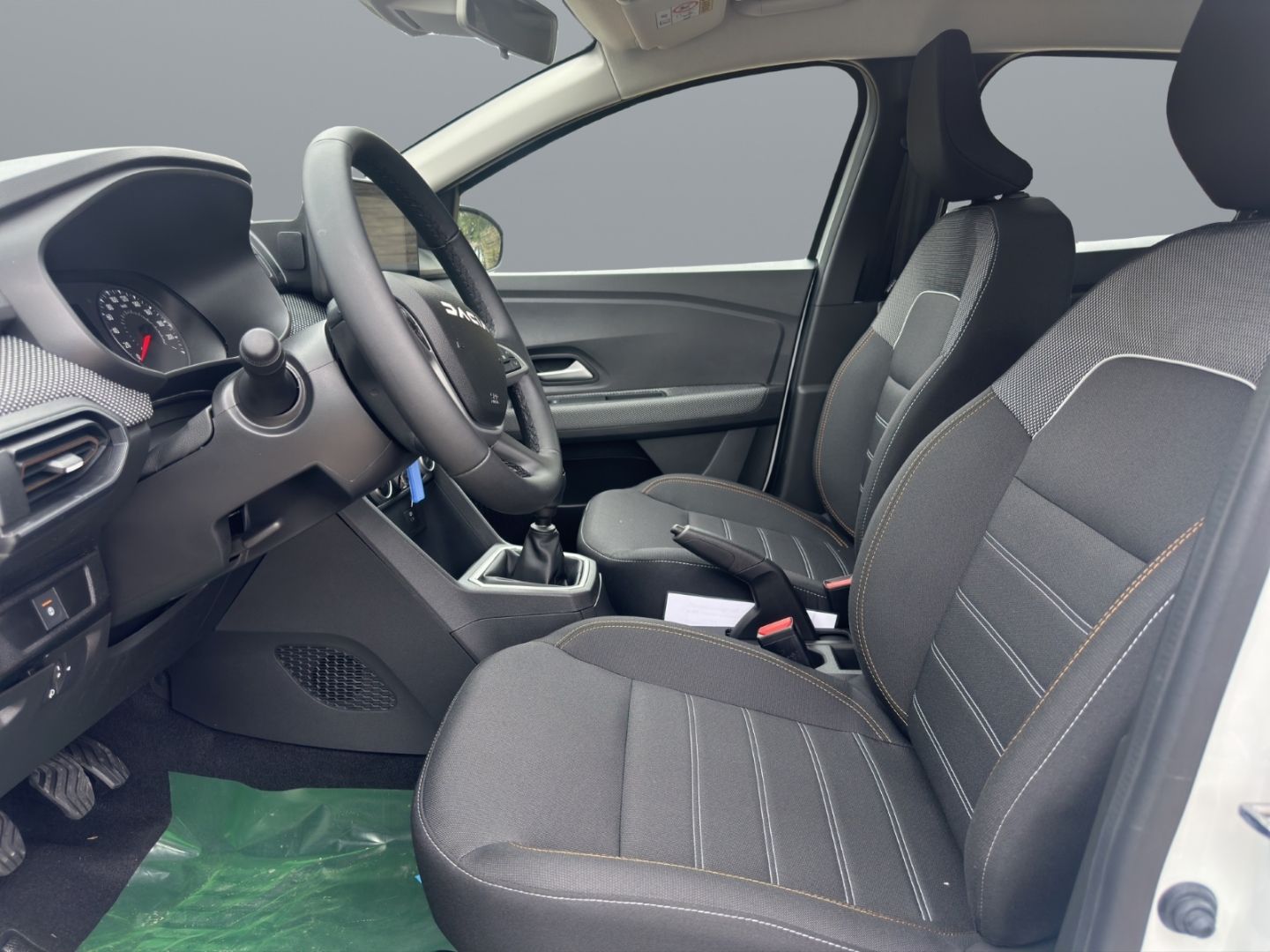 Fahrzeugabbildung Dacia Sandero III Stepway Expression 1.0 TCe 90 EU6e L