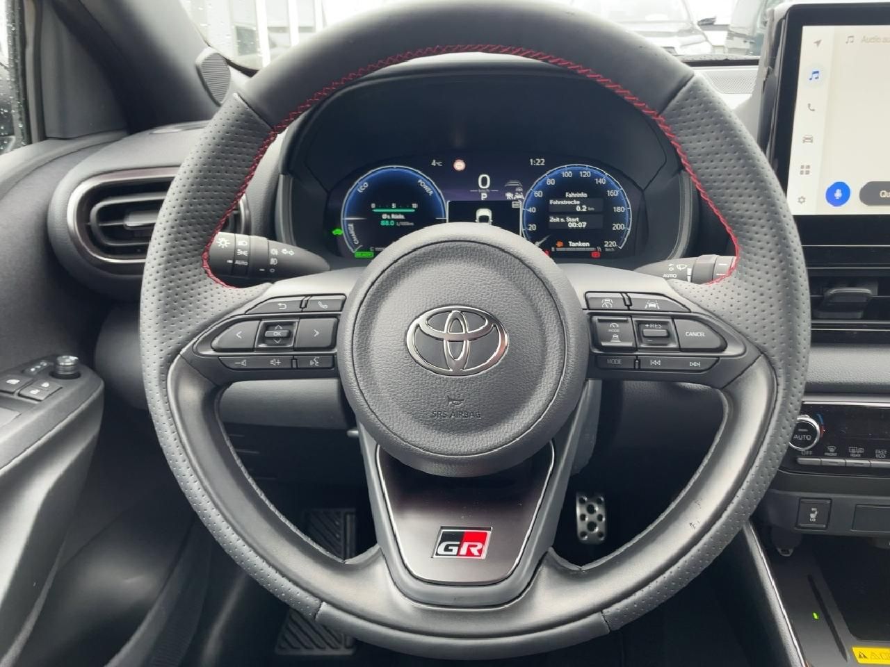 Fahrzeugabbildung Toyota Yaris Hybrid 130PS GR Sport + Safety-Paket