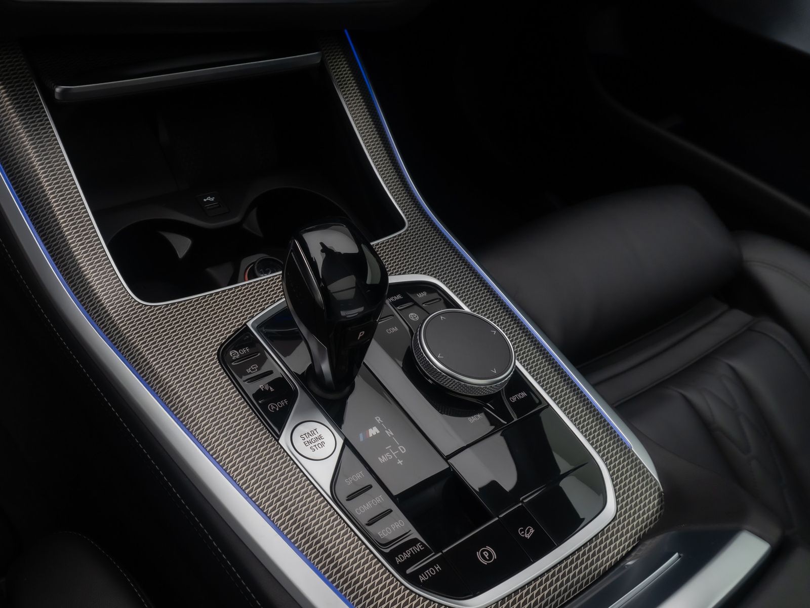 Fahrzeugabbildung BMW X5 M50i B&W Individual 360°HUD DAB Panorama Voll