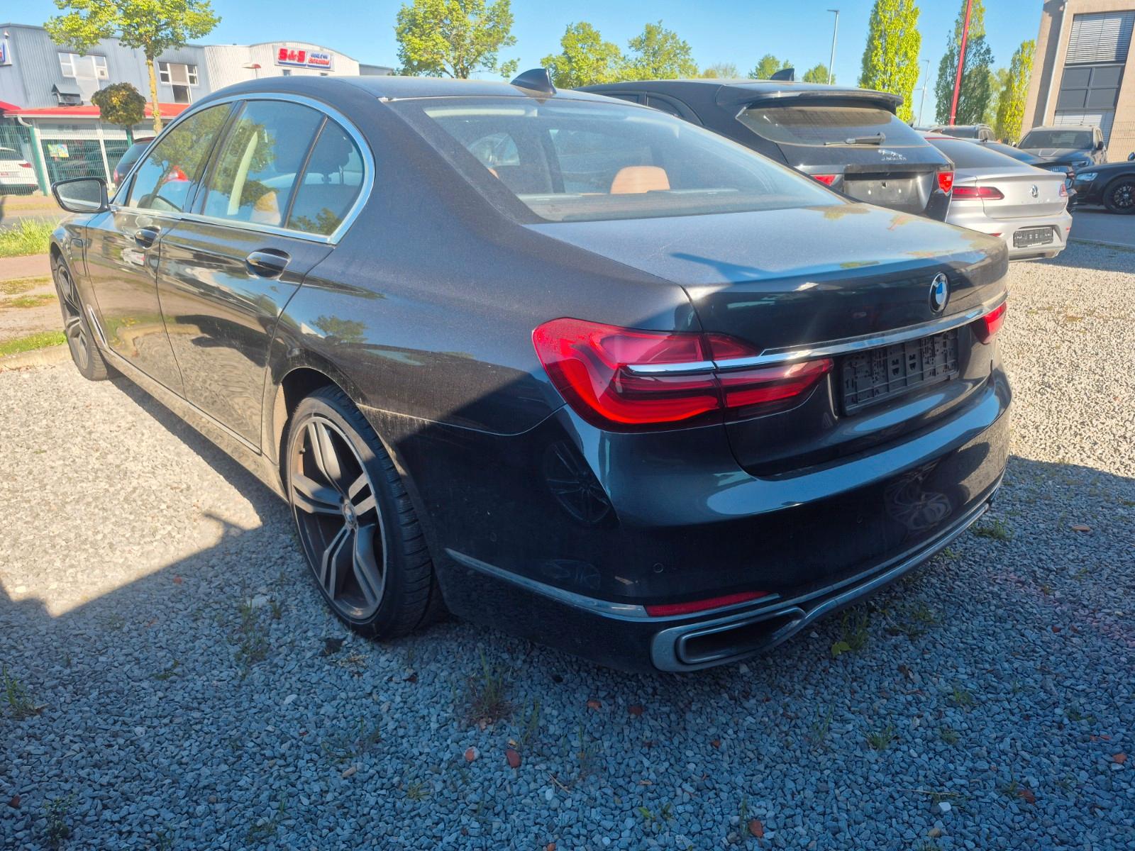 BMW 740e iPerformance Laser HUD Soft GSHD 360"DAB