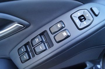 Hyundai ix35 Style 2.0 Style PANORAMADACH-NAVI-KAMERA-WR