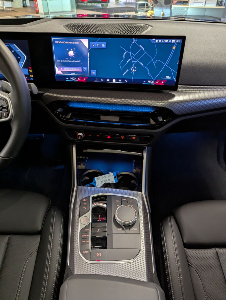 BMW 320 d xD M-Sport HUD Pano ACC LED-adaptiv AHK - Image 21