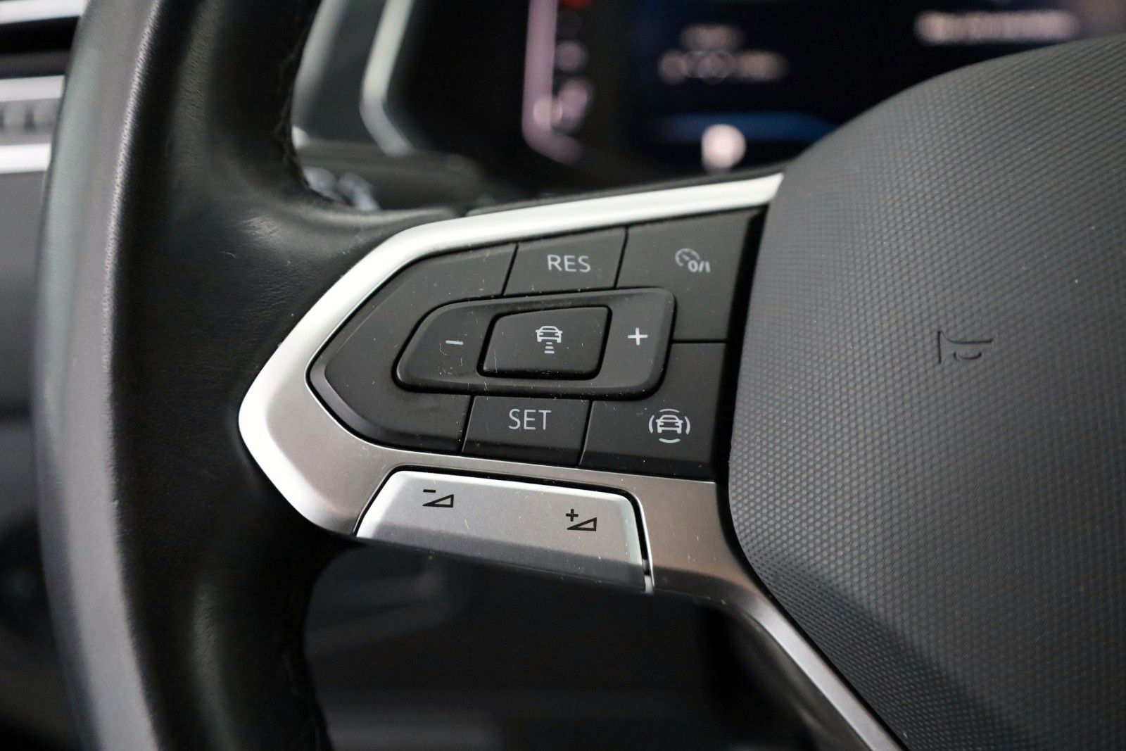 Fahrzeugabbildung Volkswagen Tiguan Allspace Move 4Motion,Navi,LED,Kamera,ACC