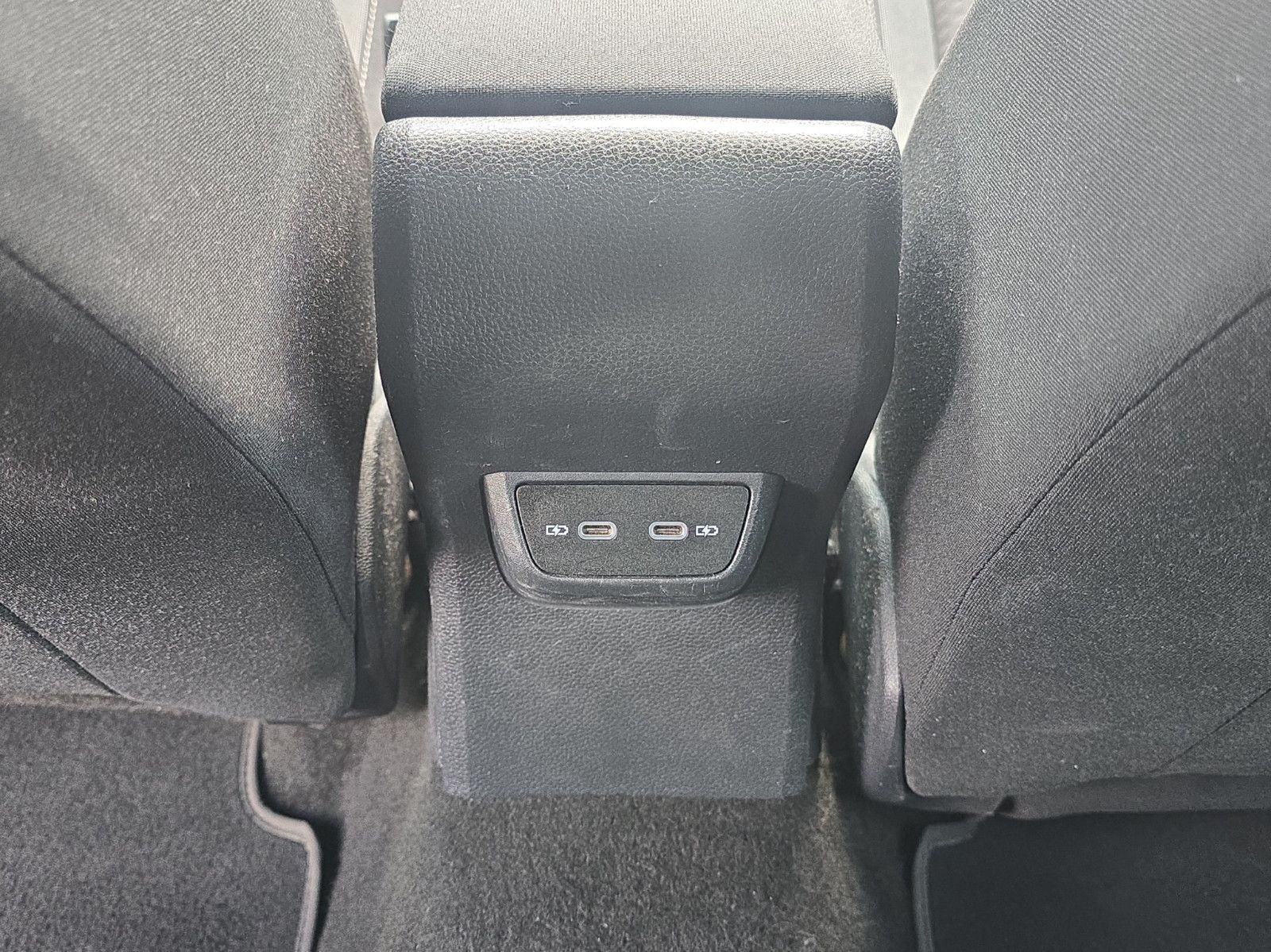 Fahrzeugabbildung Volkswagen Polo VI OPF Life LED PDC App-Connect NEUES MODEL