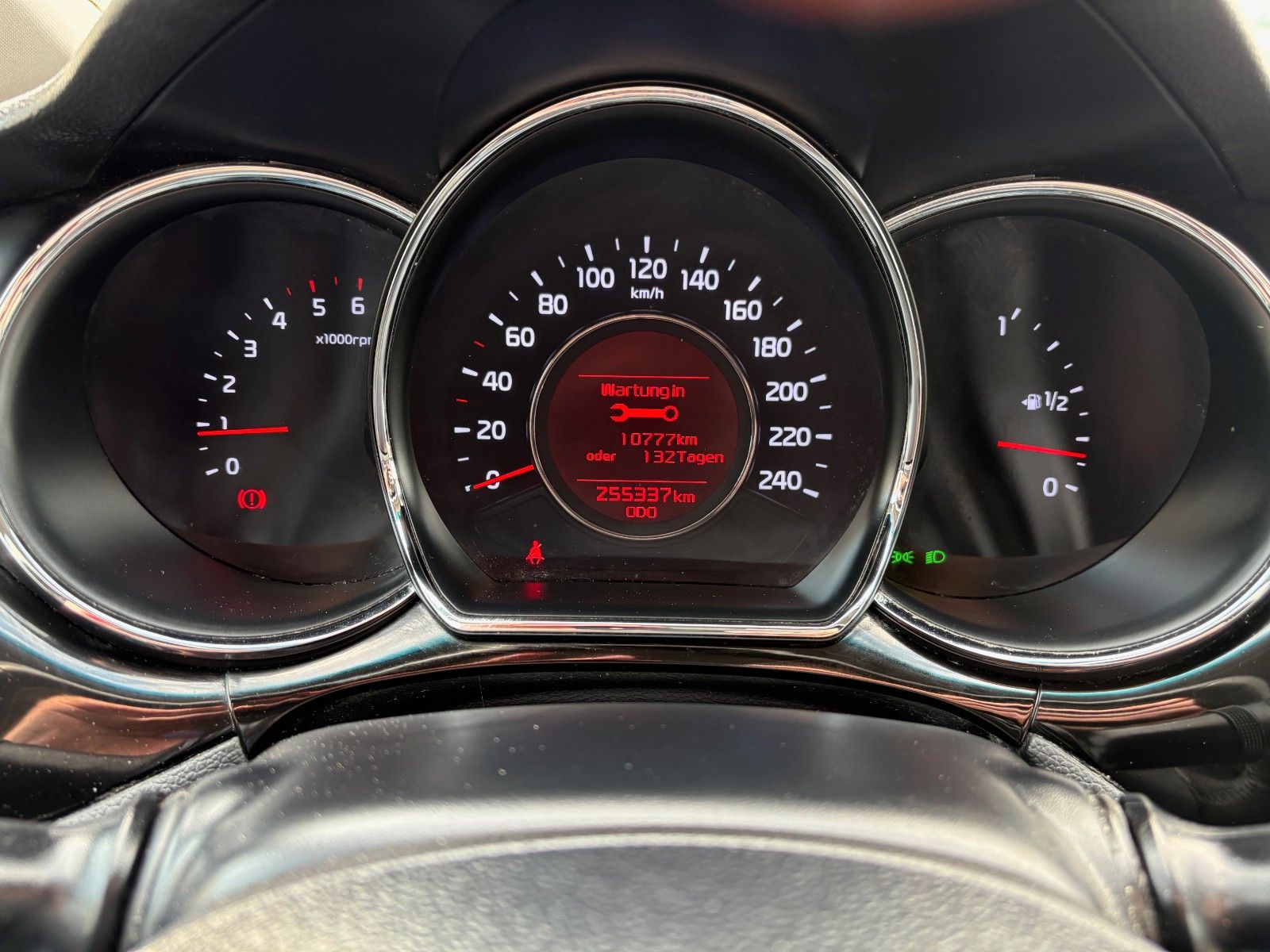 Fahrzeugabbildung Kia cee'd Sportswagon 1.6 CRDi Navi AHK Kamera 2.HD
