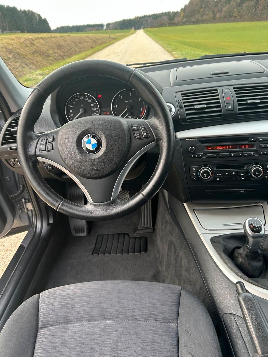 BMW  2010 — photo 8