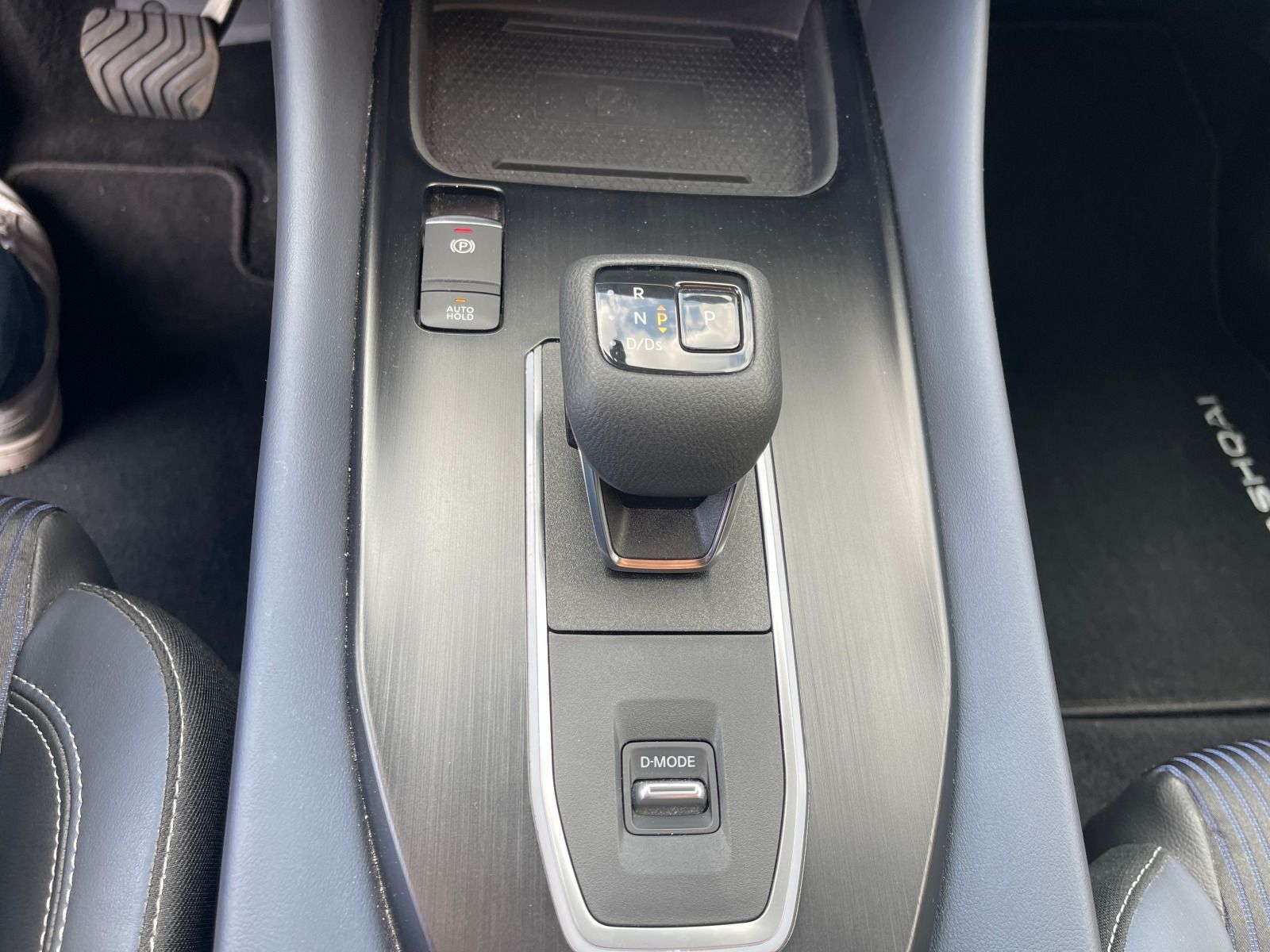 Fahrzeugabbildung Nissan Qashqai 1.3 DiG-T Tekna Automatik Navi Head Up A