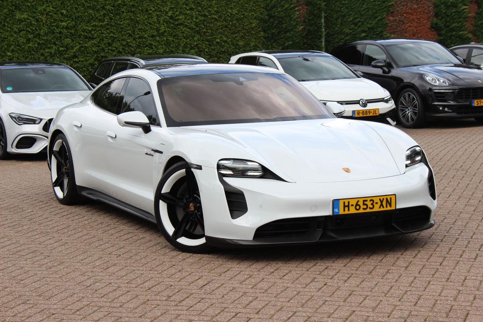 Porsche Taycan Turbo S 93 kWh / SoH 91,3% / Full option!