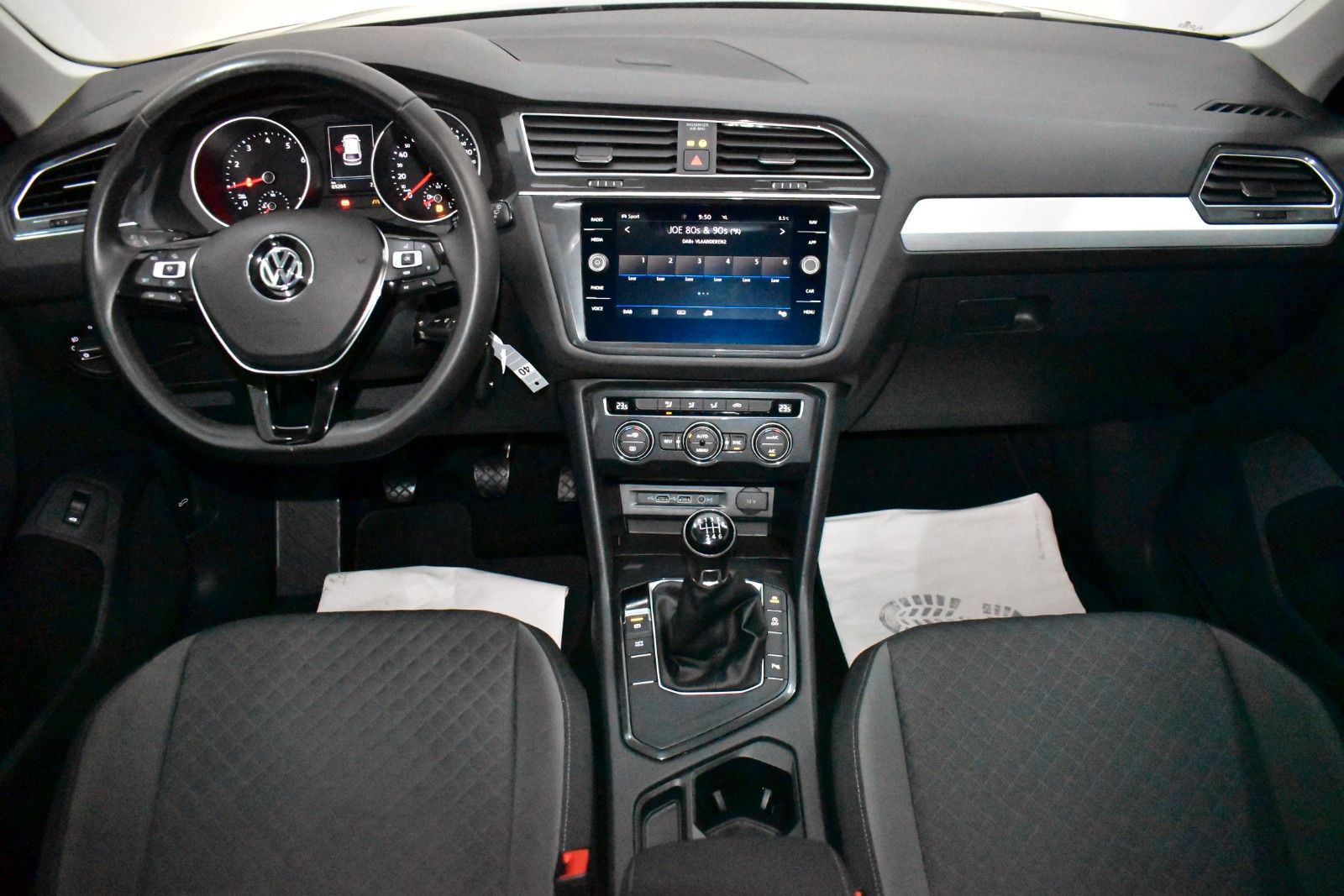 Fahrzeugabbildung Volkswagen Tiguan R Line Black Style Navi,ACC,PDC,DAB