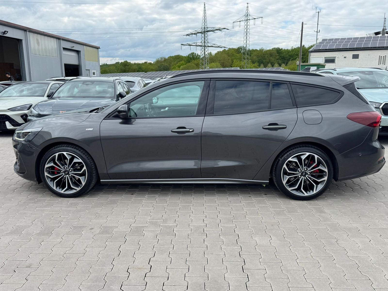Fahrzeugabbildung Ford Focus 1.0 ST-Line X MATRIX*B&amp;O*ACC*KAM*APP*LHZ