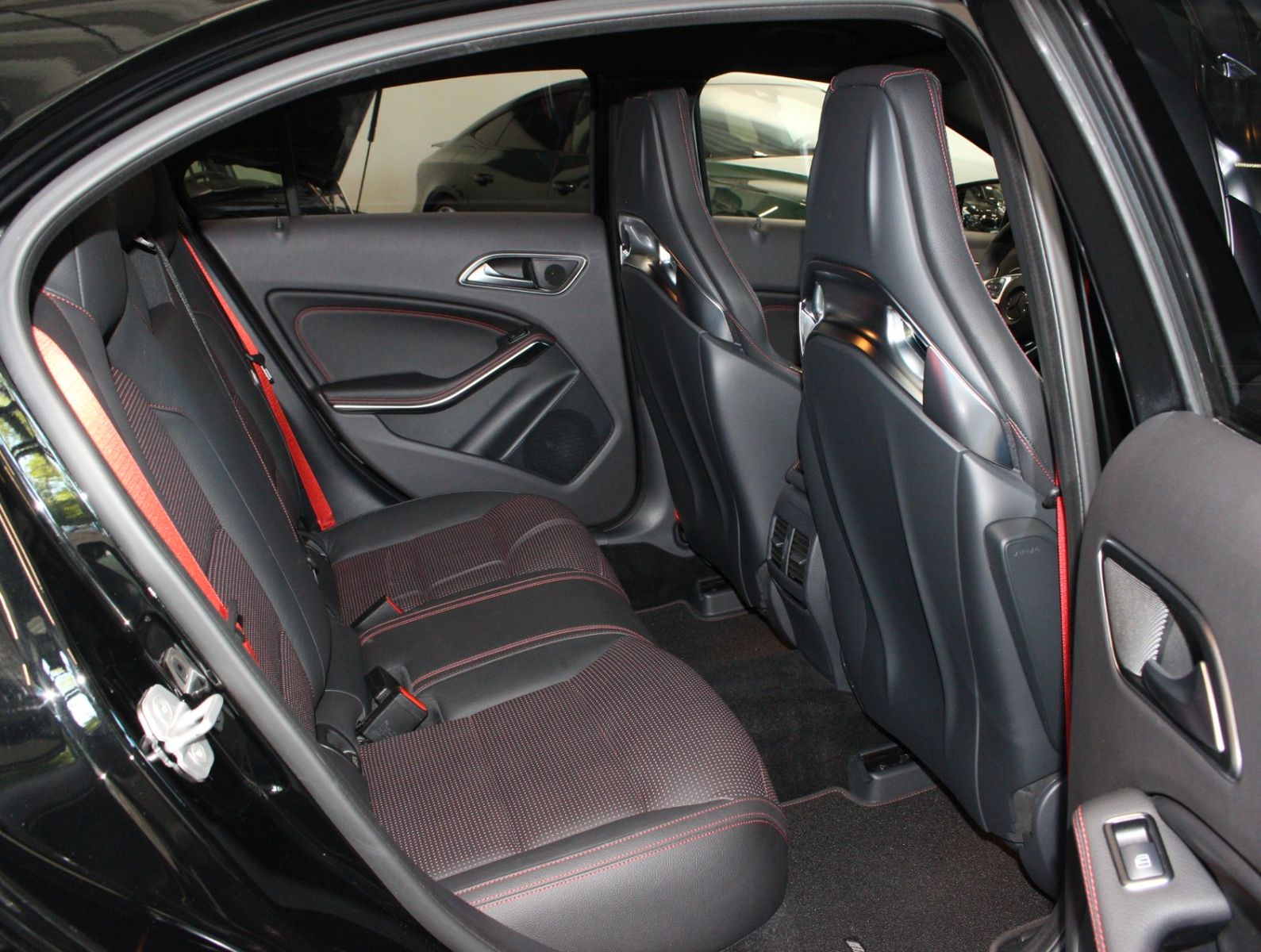 Fahrzeugabbildung Mercedes-Benz A 45 AMG 4MATIC *AMG Racing Kit*1.Hand