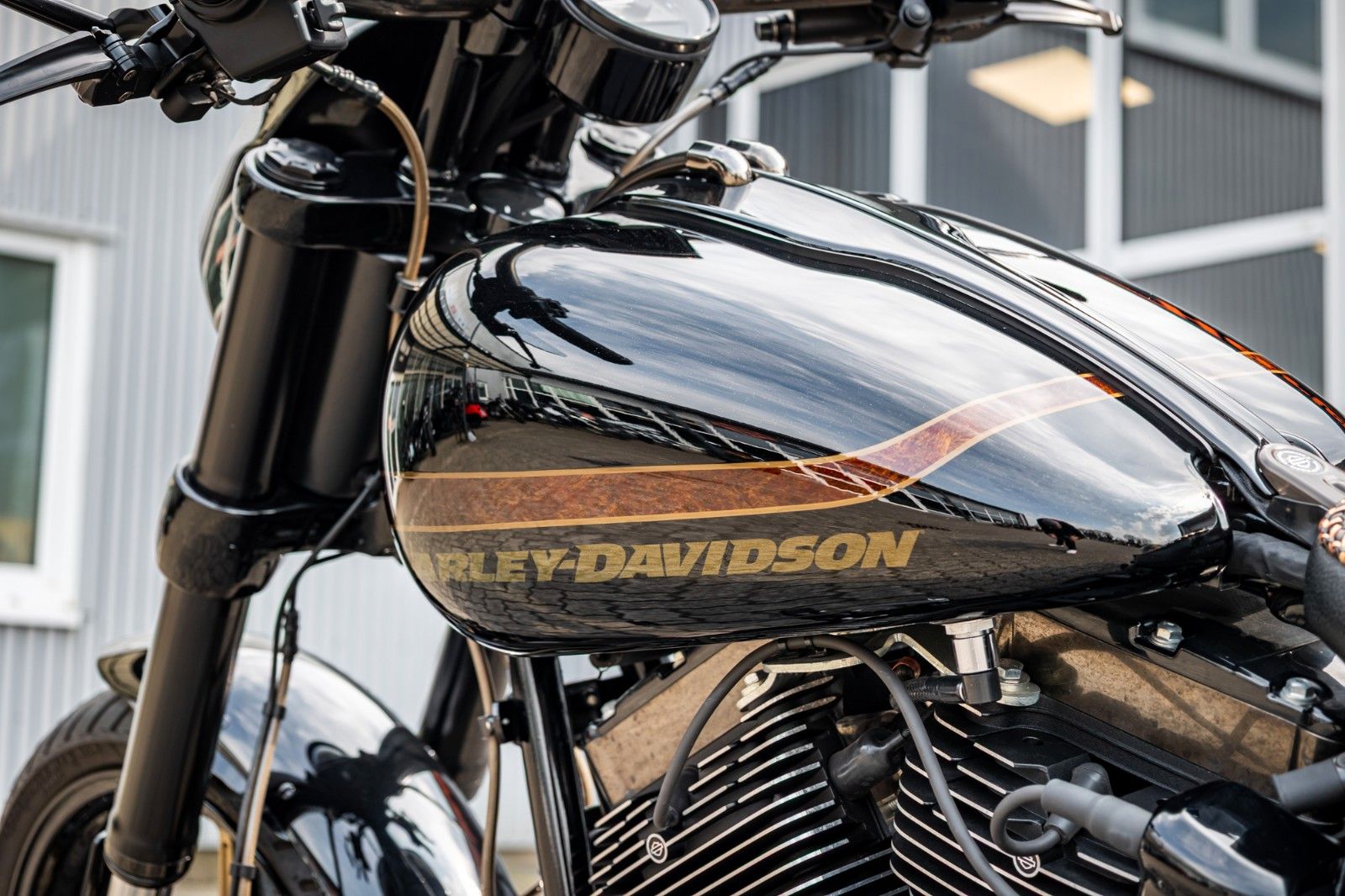 Fahrzeugabbildung Harley-Davidson CVO Pro Street Breakout - Kesstech -