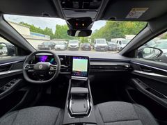Fahrzeugabbildung Rafale Techno 1.2 E-TECH Hybrid 200 4Control adv