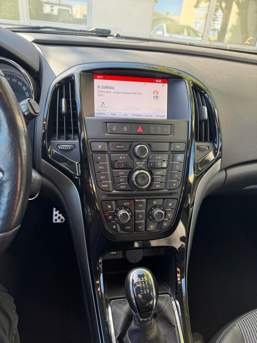 Opel Astra 2015 — photo 11