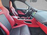 Jaguar F-Pace SVR - Jaguar F-Pace: Svr
