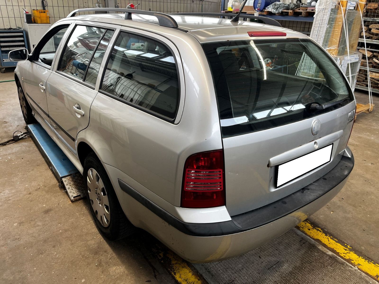 Fahrzeugabbildung SKODA Octavia Combi Tour 1,9 TDI