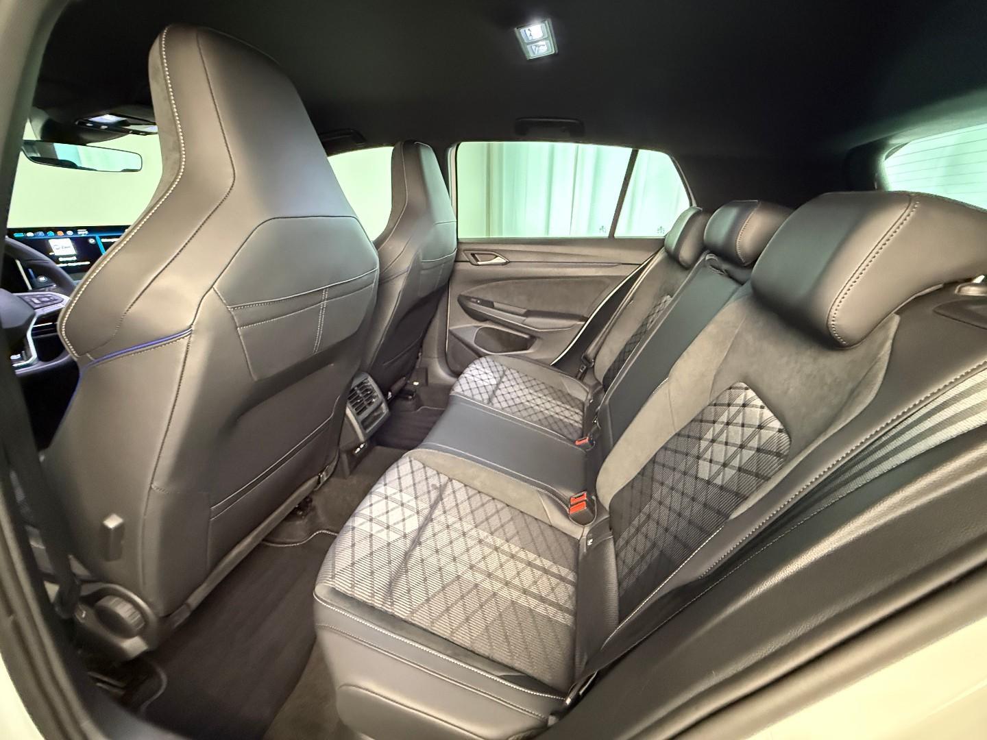 Volkswagen Golf VIII 1.5 eTSI R-Line ACC KAMERA, миниатюра 12