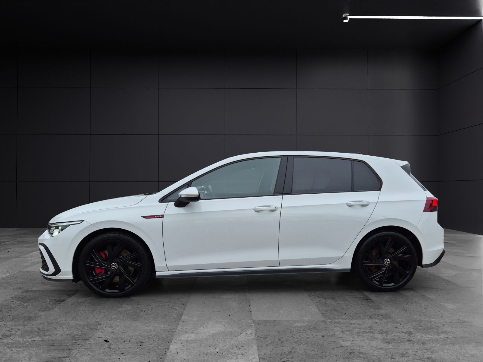 Fahrzeugabbildung Volkswagen Golf VIII GTI TSI DSG ACC LED AHZV