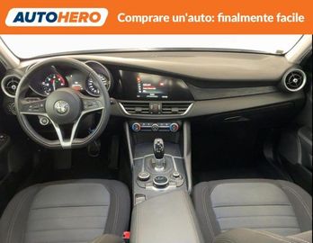 Alfa-Romeo Giulia - 8