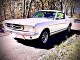 Ford Mustang Fastback 2+2 289 V8 - Ford Mustang aus 1965: Fastback
